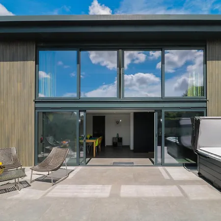 Number 7 別荘 ブリストル